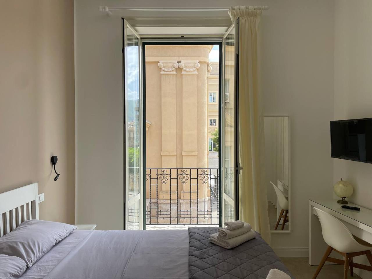 Stazione Apartment Палермо Экстерьер фото